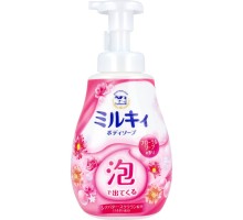 LION Увлажняющее жидкое мыло-пенка для тела с цветочным ароматом «Milky Body Soap» 600 мл