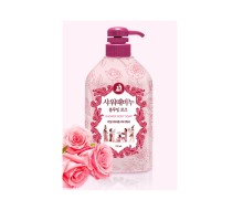 LION Увлажняющее и отшелушивающее жидкое мыло для тела с растительными экстрактами (успокаивающий аромат розы) 700 мл